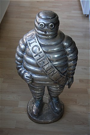 MICHELIN MAN (24") HIGH CAST - click to enlarge